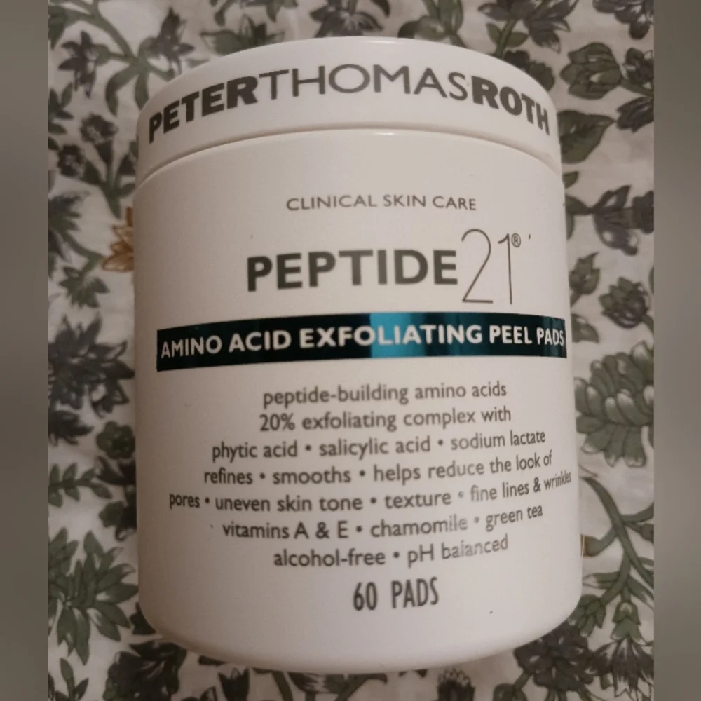 ✨️SEALED✨️ Peter Thomas Roth Peptide 21 Amino Acid Exfoliating Peel Pads